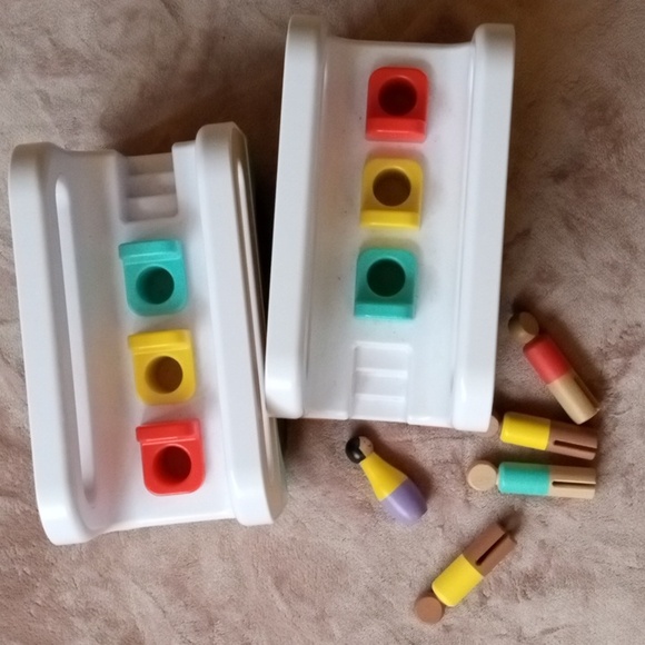 LOVEVERY | Wheel Around Town Buses With Peg People | The Realist Play Kit - Picture 3 of 3